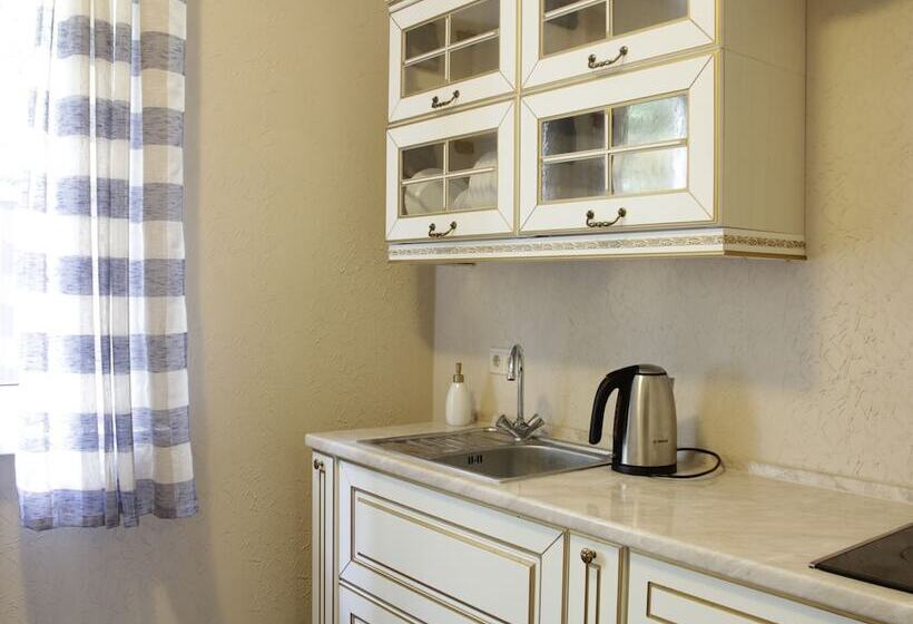 هتل Forest Estate Lesnye Polyany