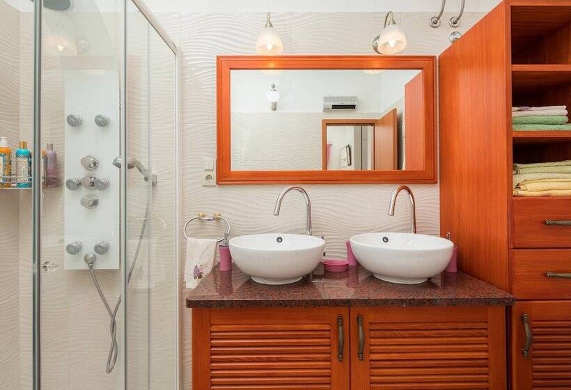 فندق Gem Of The Sea Alenka