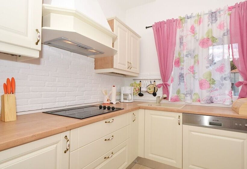 فندق Gem Of The Sea Alenka