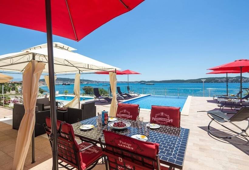 فندق Gem Of The Sea Alenka