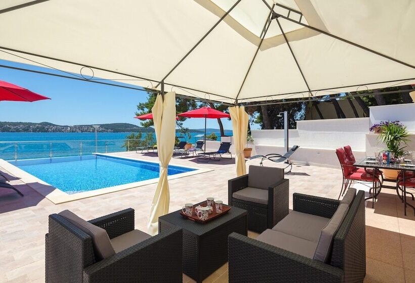 فندق Gem Of The Sea Alenka