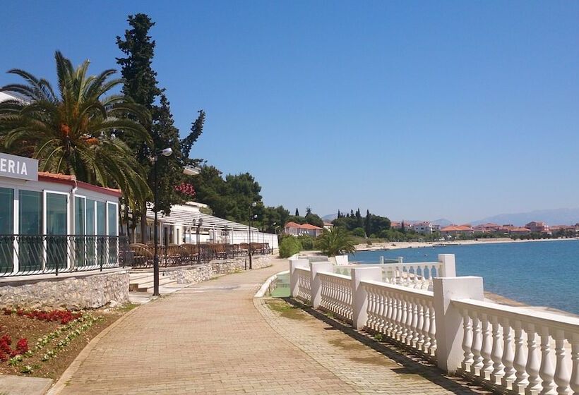 בית מלון כפרי Gem Of The Sea Alenka