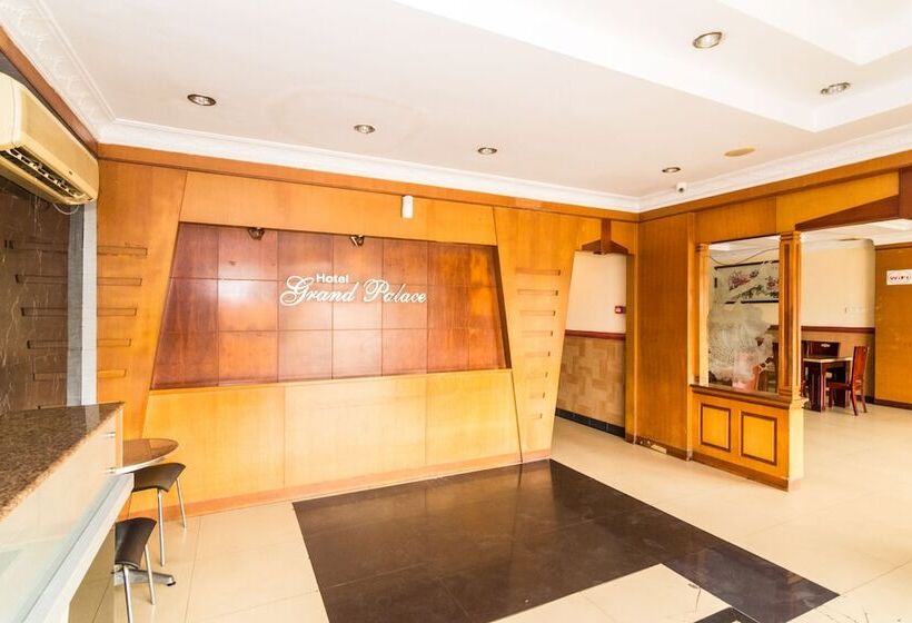 فندق Grand Palace By Oyo Rooms