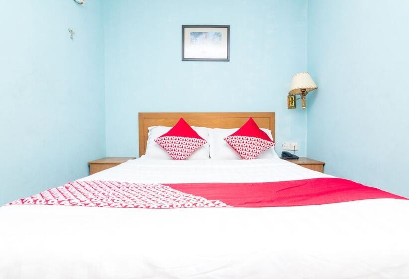 فندق Grand Palace By Oyo Rooms