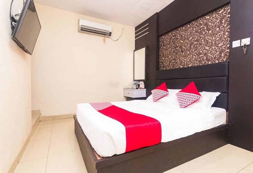 فندق Grand Palace By Oyo Rooms