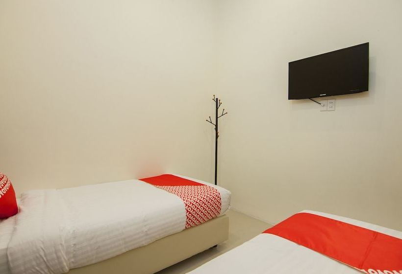 Отель Grand Toba By Oyo Rooms