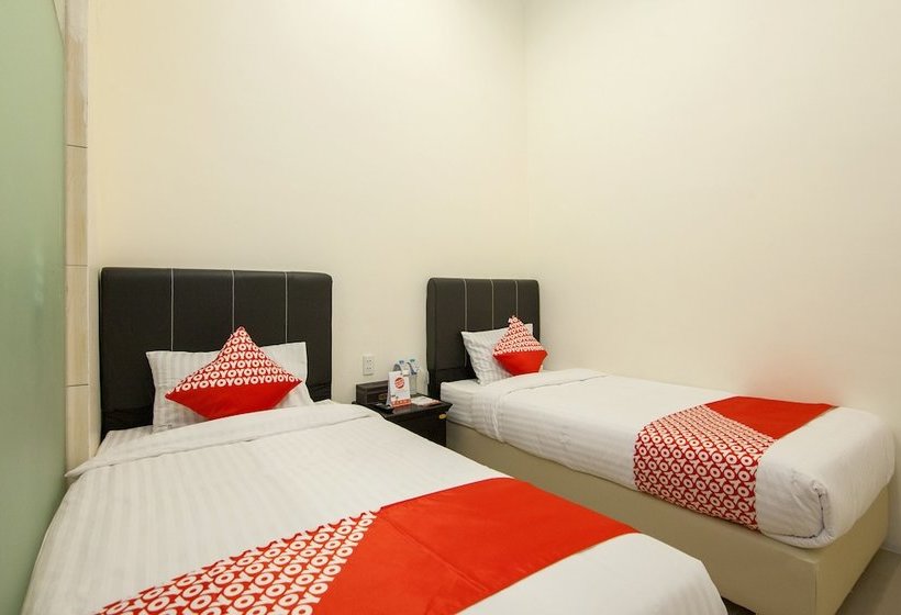 Отель Grand Toba By Oyo Rooms