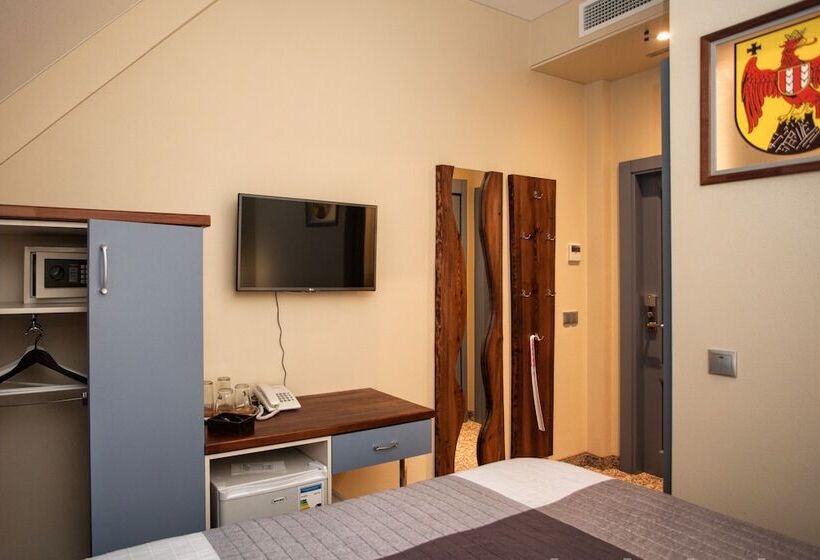 Отель Heuriger Spa