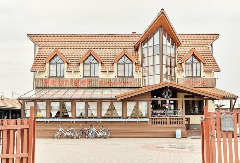 Отель Heuriger Spa