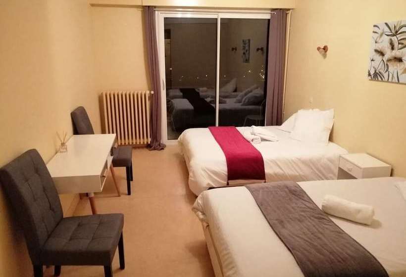 Отель Hôtel Restaurant Les Cimes