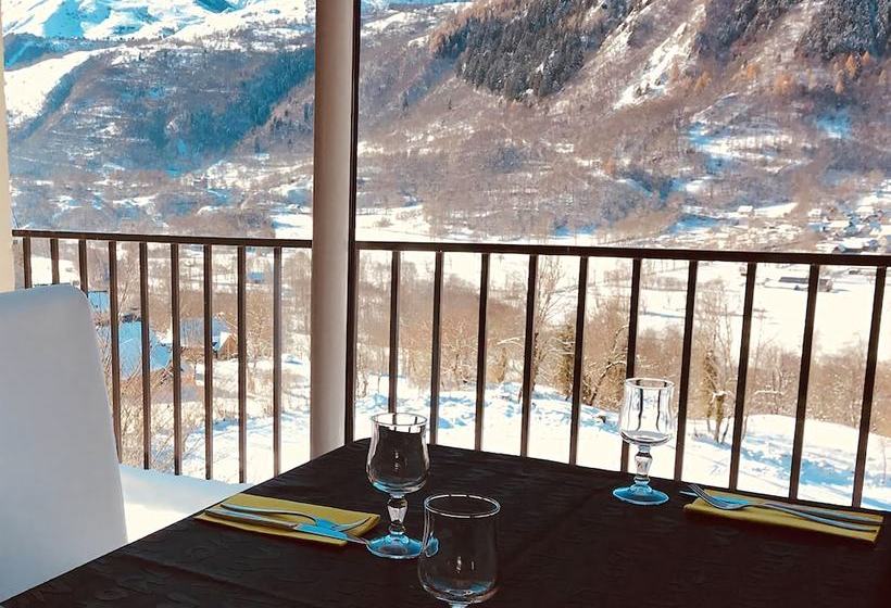 Отель Hôtel Restaurant Les Cimes