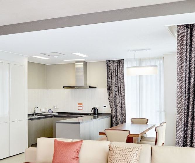 فندق Iwantresort