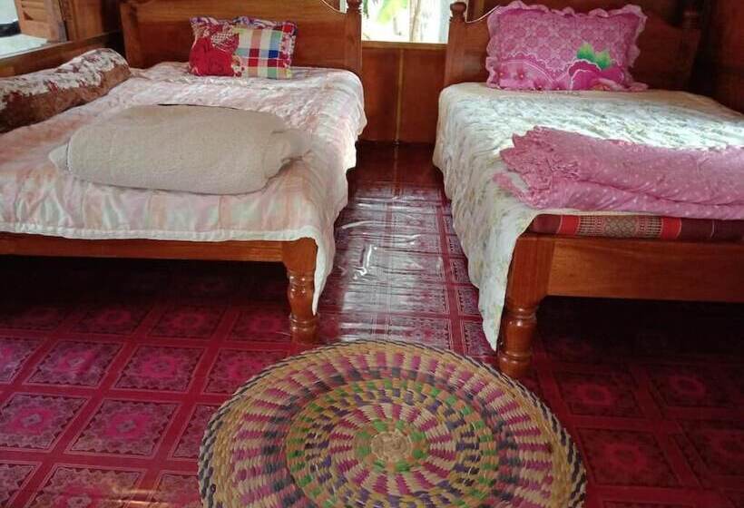 בית מלון כפרי Kakrona Pouk Homestay