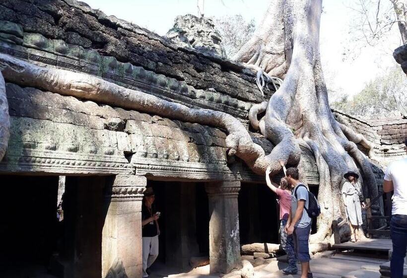 酒店 Kakrona Pouk Homestay