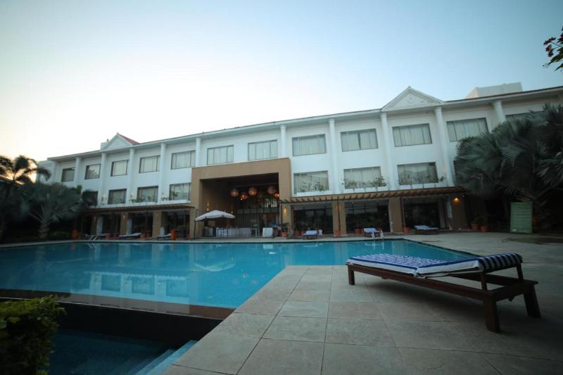 Отель Kensville Golf And Country Club