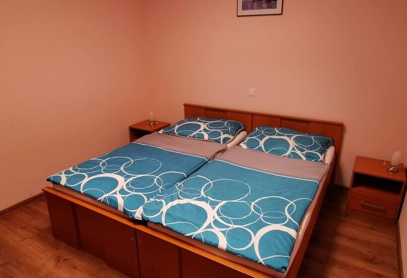 בית מלון כפרי Khail