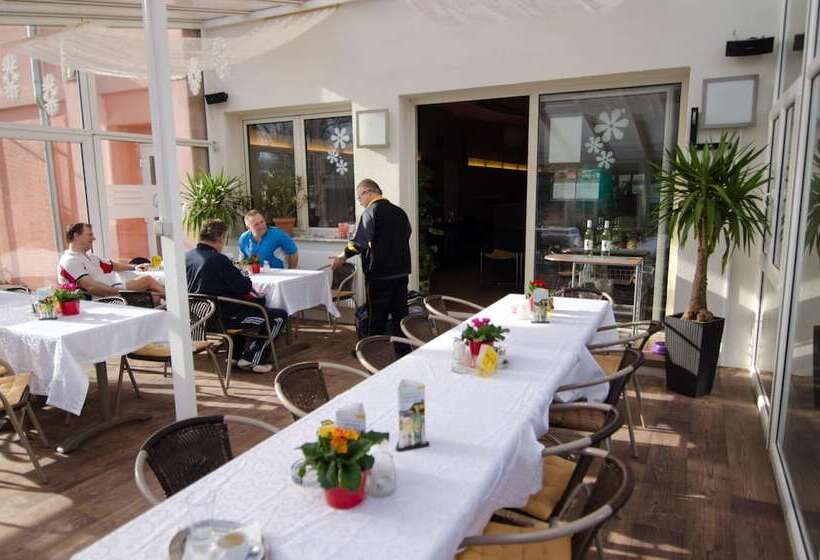 בית מלון כפרי Khail