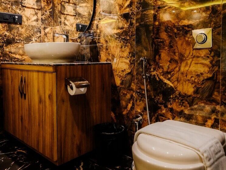 בית מלון כפרי Krishna Beach Resort And Spa