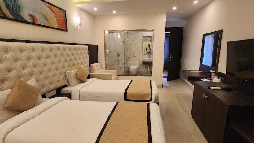 בית מלון כפרי Krishna Beach Resort And Spa