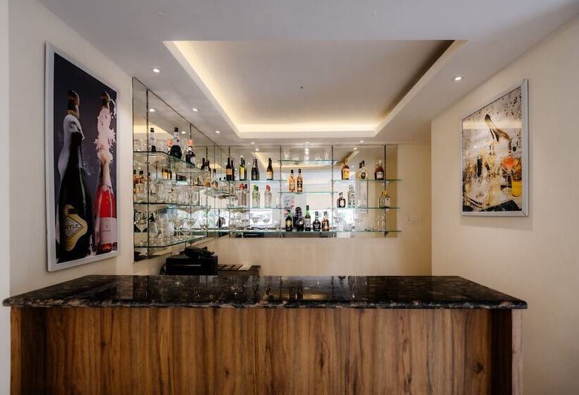 בית מלון כפרי Krishna Beach Resort And Spa