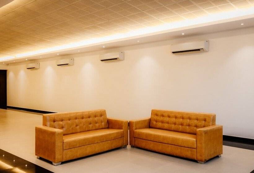 בית מלון כפרי Krishna Beach Resort And Spa