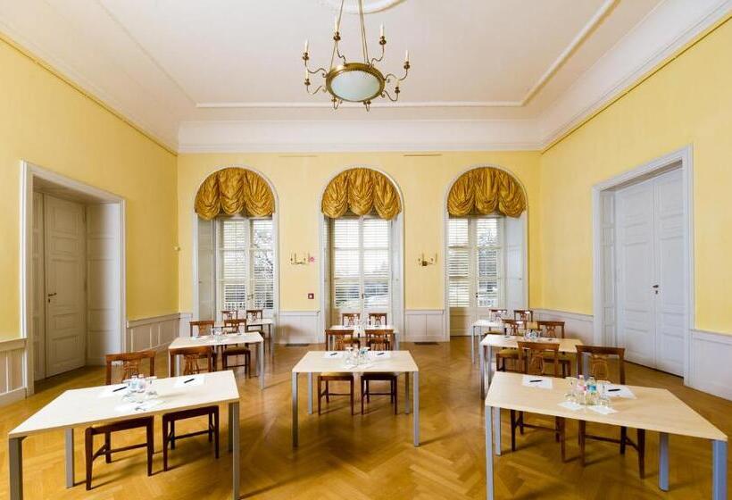 Károlyi Kastély Hotel & Restaurant