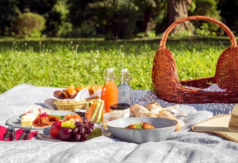 Károlyi Kastély Hotel & Restaurant