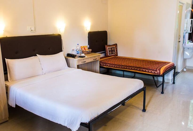 Hotel Lazy Frog Goa