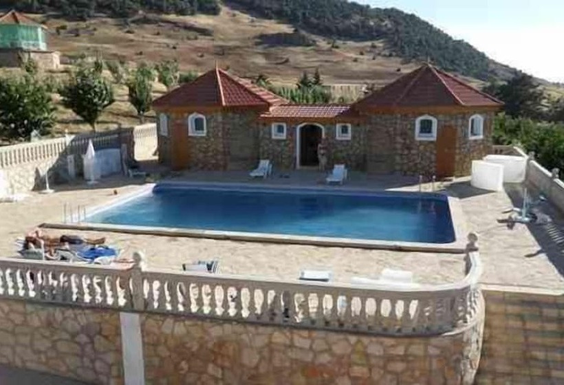 هتل Le Palais Des Cerisiers