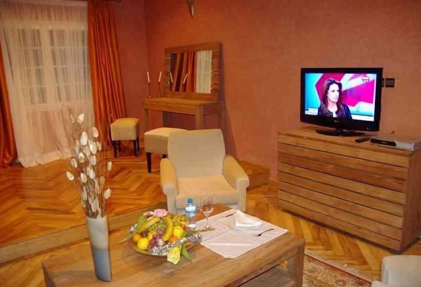 هتل Le Palais Des Cerisiers