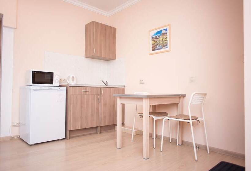 هتل Maloyaroslavets