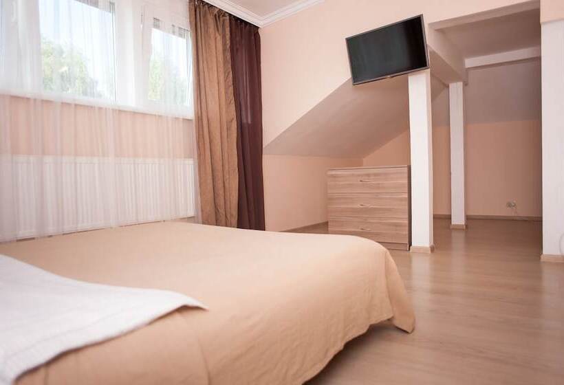 هتل Maloyaroslavets