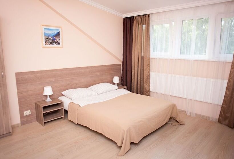 هتل Maloyaroslavets