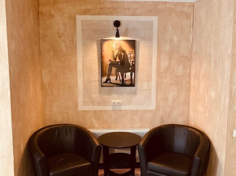 هتل Maloyaroslavets