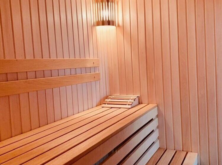 هتل Maloyaroslavets