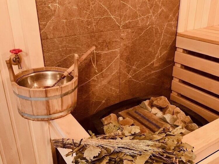 هتل Maloyaroslavets