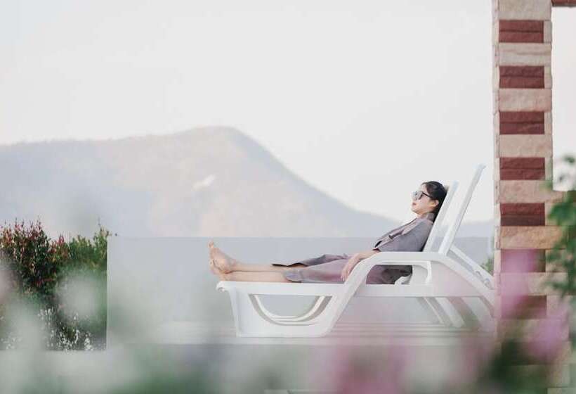 Отель Montoro Resort