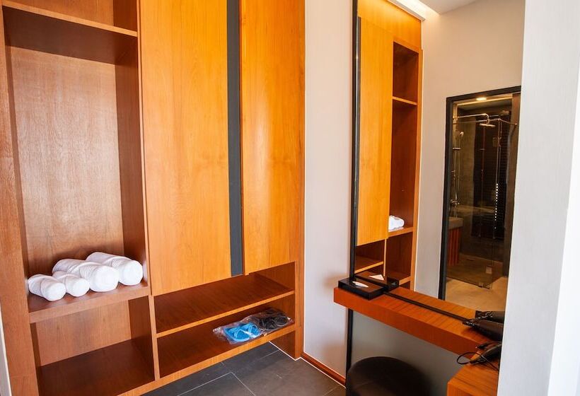 Отель Montoro Resort