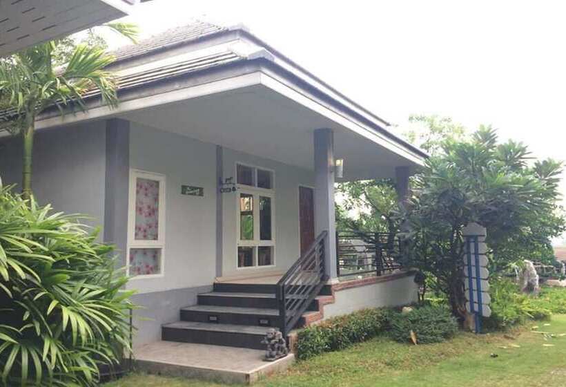 Hotel Palmchwa Resort