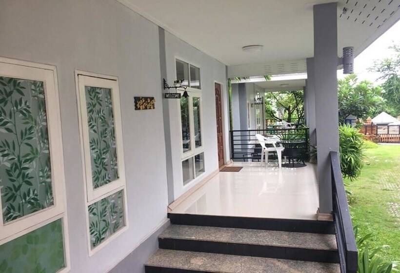 Hotel Palmchwa Resort