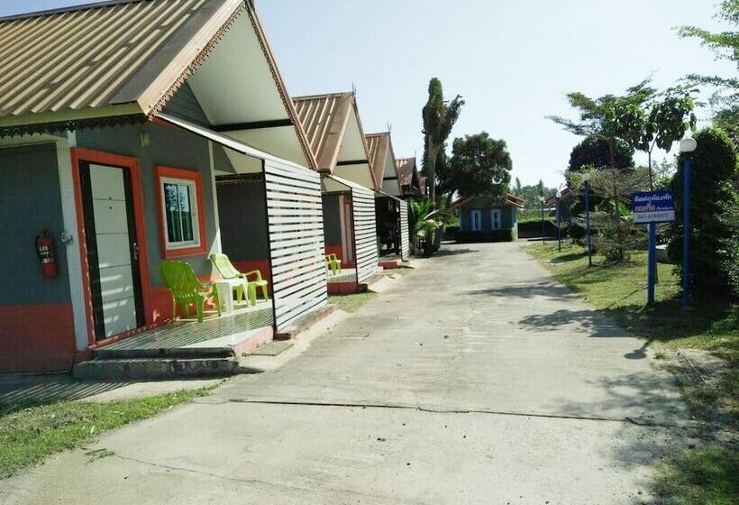 בית מלון כפרי Raveekan Resort