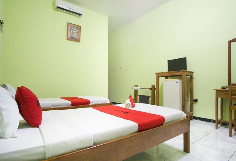 בית מלון כפרי Reddoorz Plus @ Jalan Raya Pasir Putih