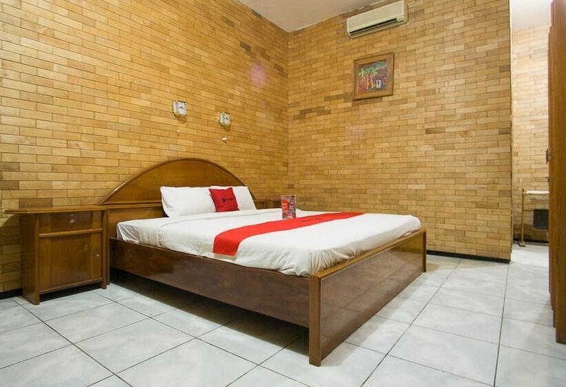 فندق Reddoorz Plus @ Jalan Raya Pasir Putih