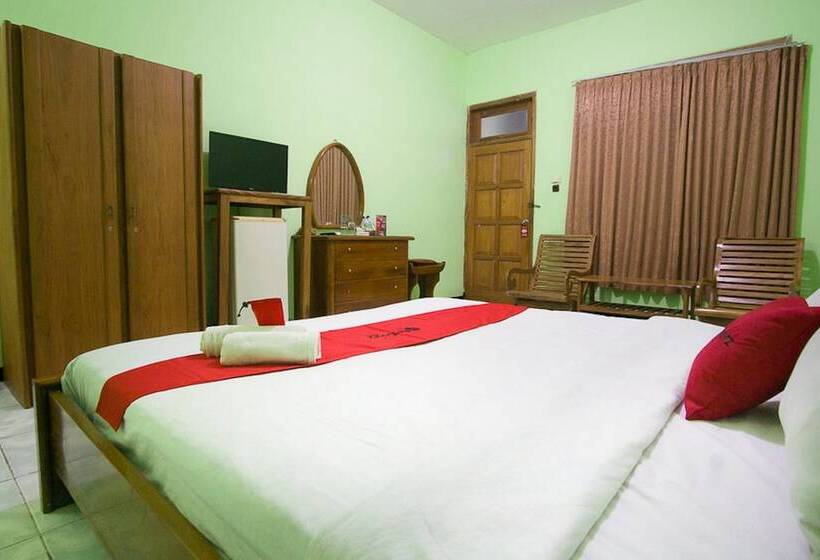 בית מלון כפרי Reddoorz Plus @ Jalan Raya Pasir Putih