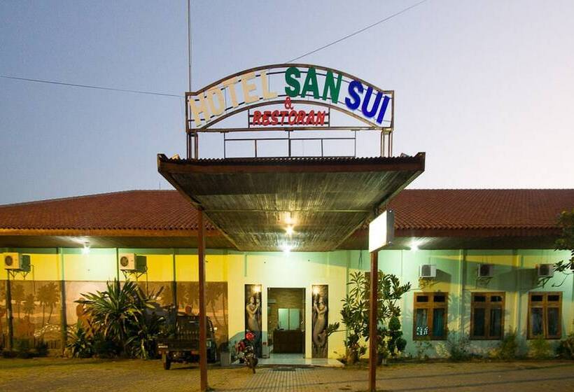 בית מלון כפרי Reddoorz Plus @ Jalan Raya Pasir Putih