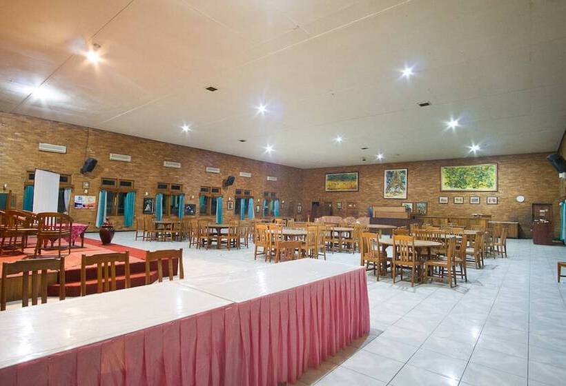 בית מלון כפרי Reddoorz Plus @ Jalan Raya Pasir Putih