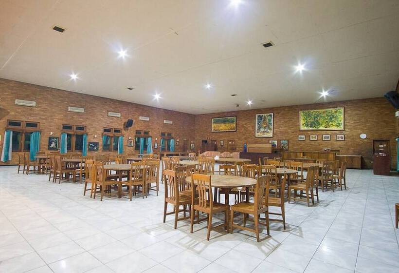 בית מלון כפרי Reddoorz Plus @ Jalan Raya Pasir Putih