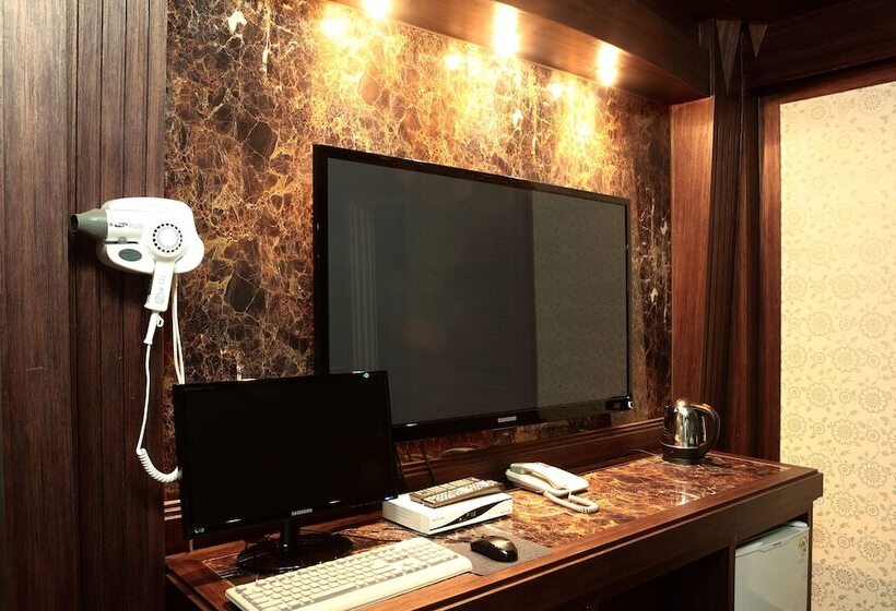 Hotel Ritz Castle Resort