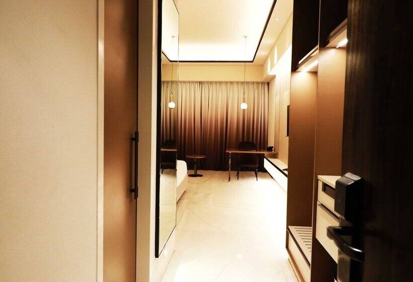 בית מלון כפרי Seven Eleven Club