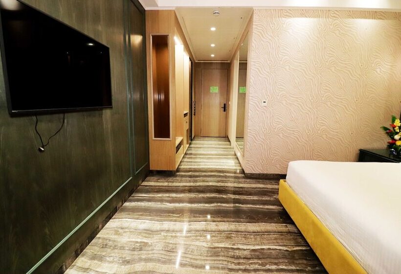 בית מלון כפרי Seven Eleven Club